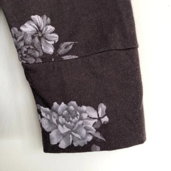 Long Sleeve Cotton Tee with Floral Design - Picture 8 of 16